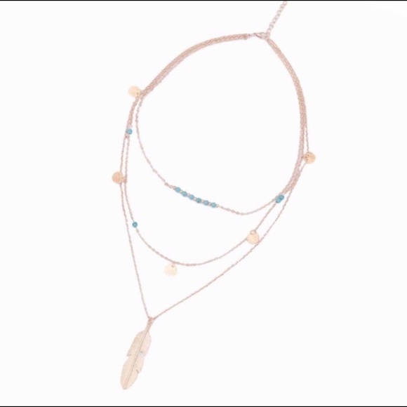 ⭐️Golden 3 layer feather necklace⭐️ - Picture 2 of 3